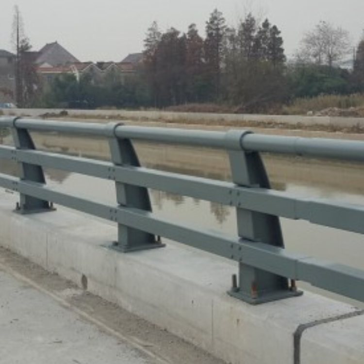 防撞護欄的安裝規定